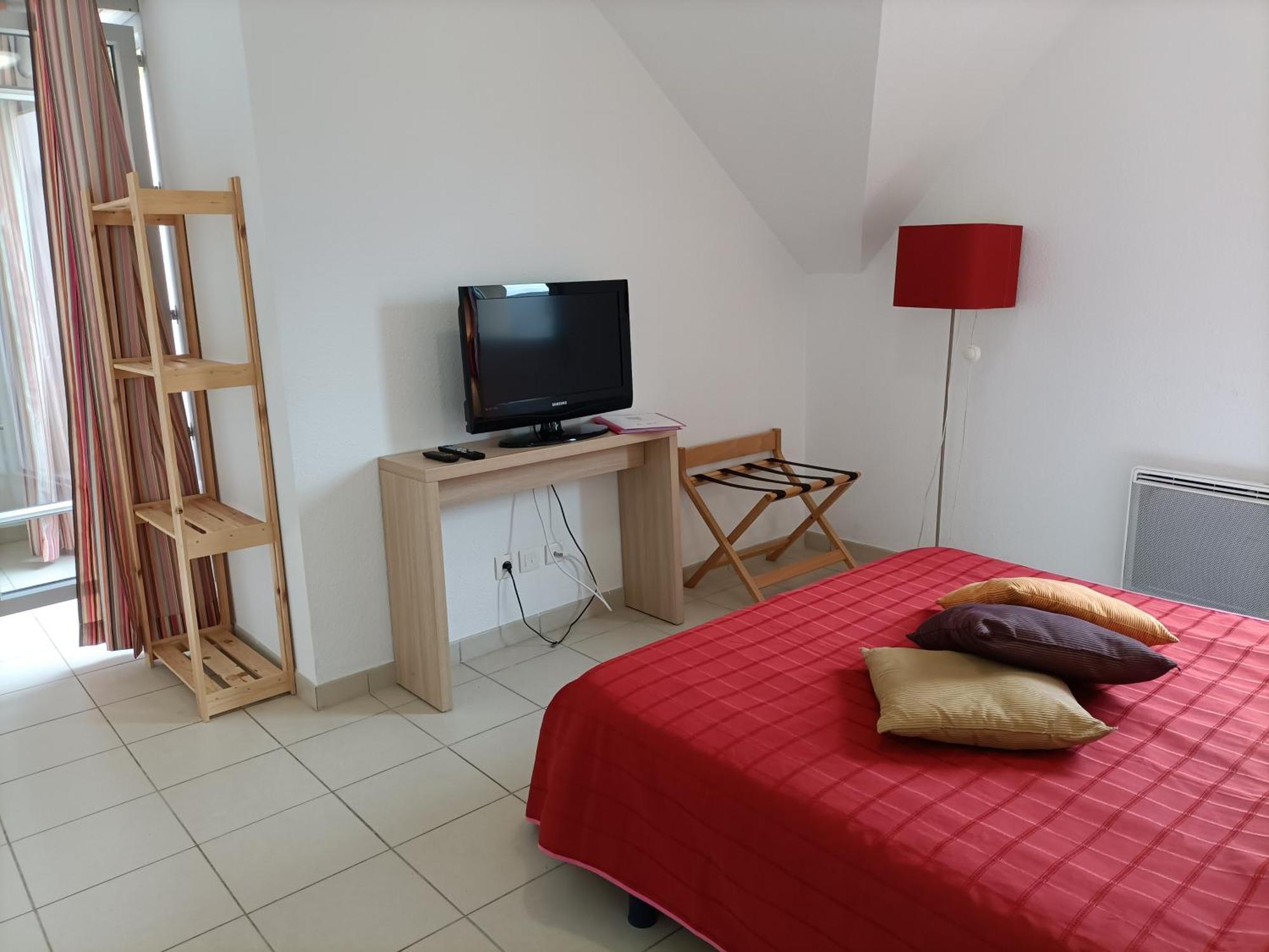 Residence De La Source By Euclenima Salies-de-Bearn Room photo